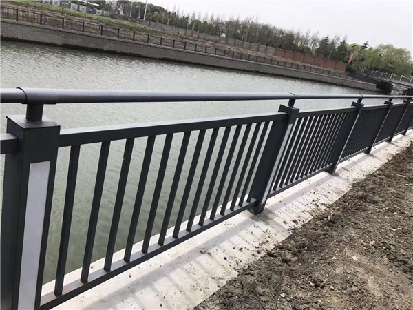 河道護(hù)欄